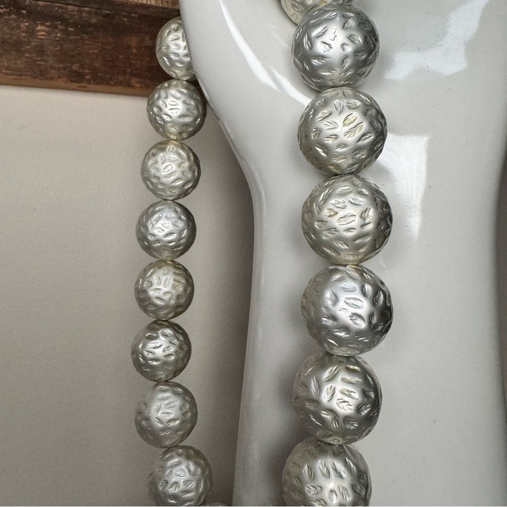 Vintage Textured Silver Round Bead Single Strand Chunky Necklace Lobster Clasp - Picture 5 of 8